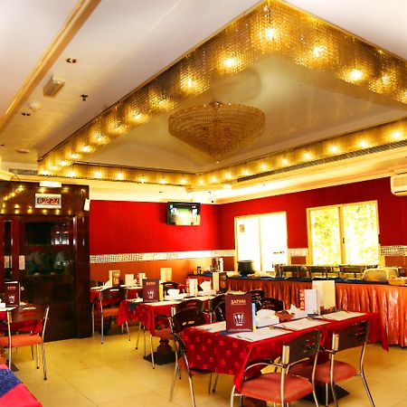 Zain International Hotel Дубай Екстериор снимка