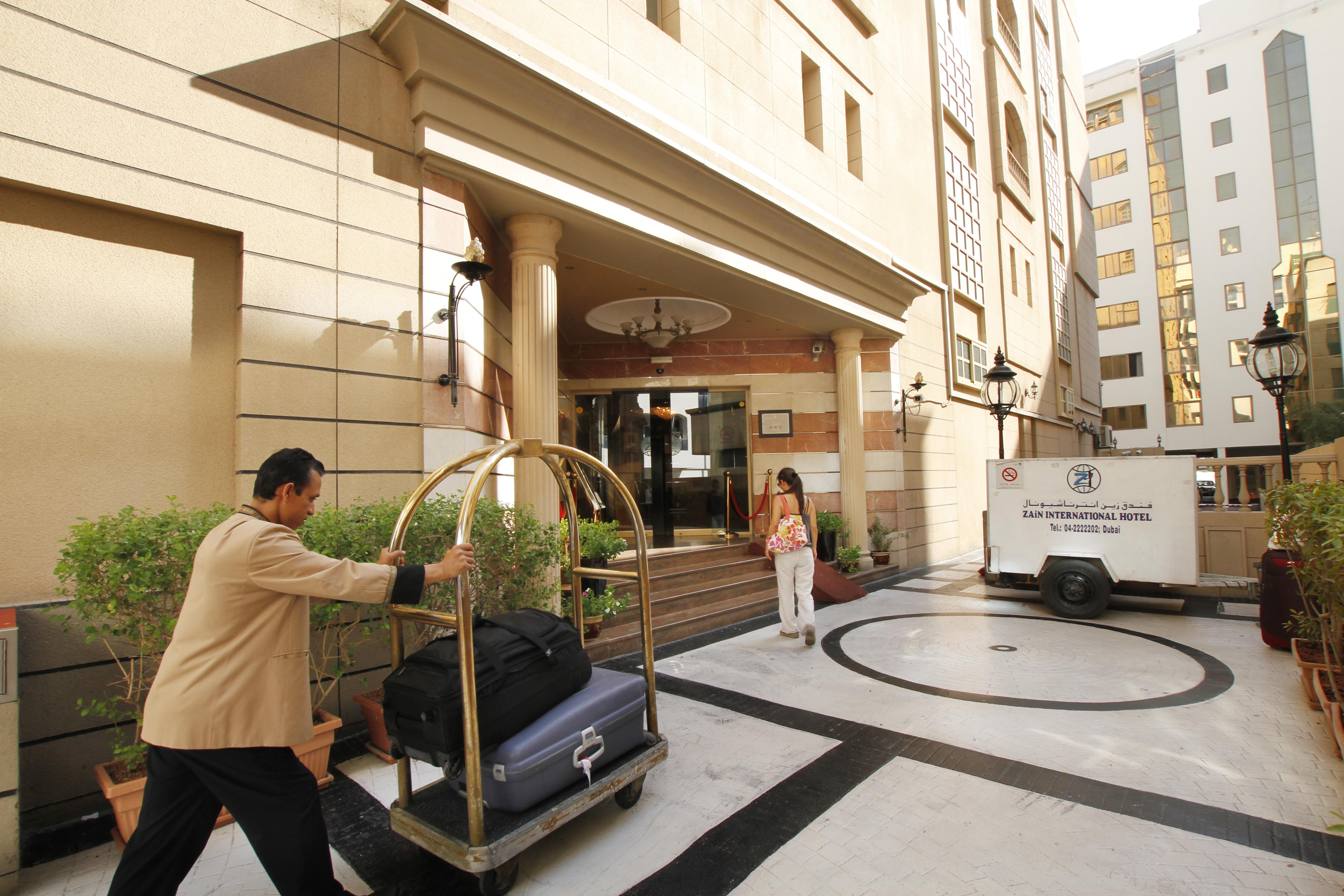 Zain International Hotel Дубай Екстериор снимка