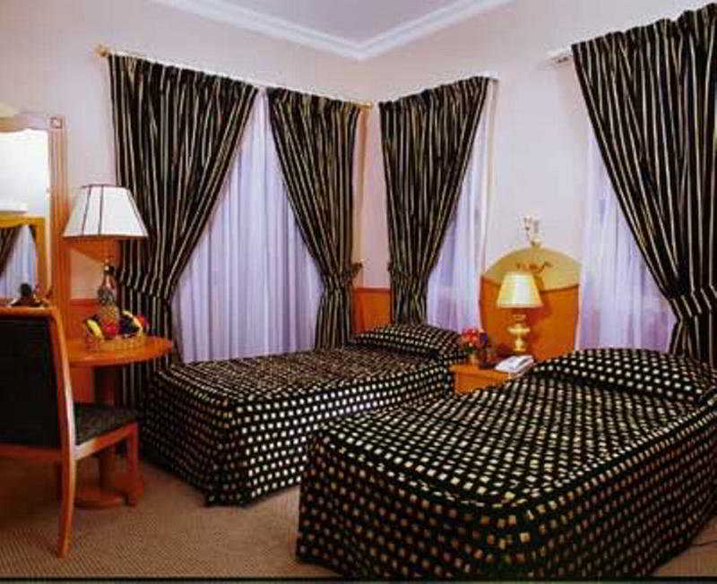 Zain International Hotel Дубай Екстериор снимка