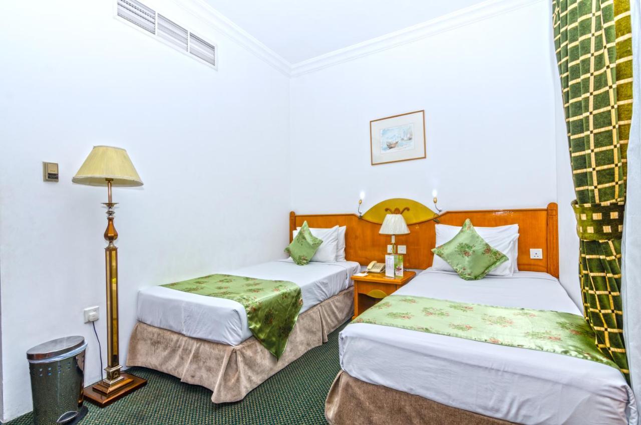 Zain International Hotel Дубай Екстериор снимка